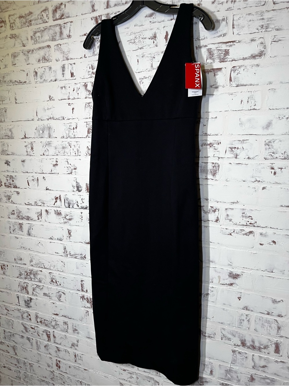 NWT Spanx Black Low V-Neck Sleeveless Sheath Body Shaper Dress Size M - Picture 3 of 5
